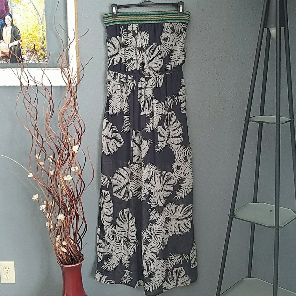 Strapless tropical sundress